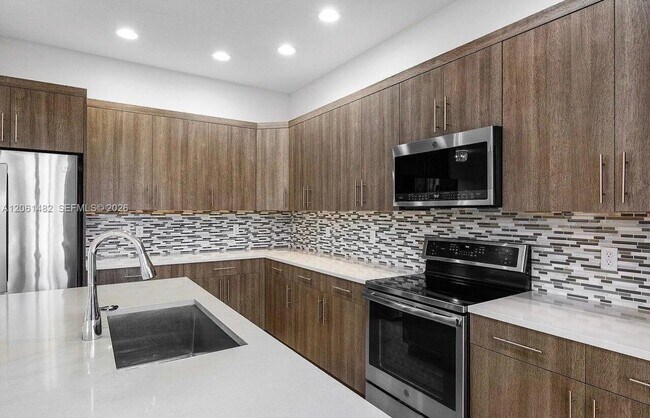 Building Photo - 5485 Starfish Rd
