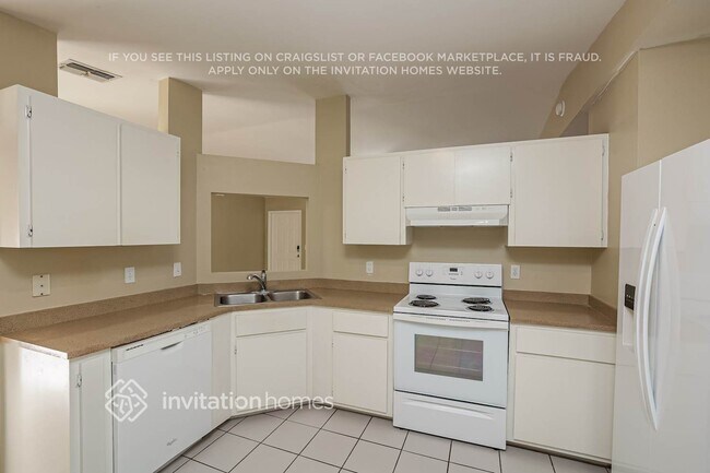 Building Photo - 8012 Cypress Dr N