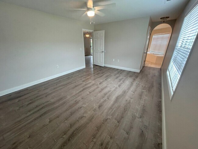 Building Photo - First floor 2 bedroom/2 bathroom condomini...