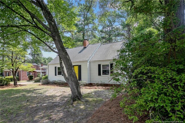 Building Photo - 415 Vista Dr