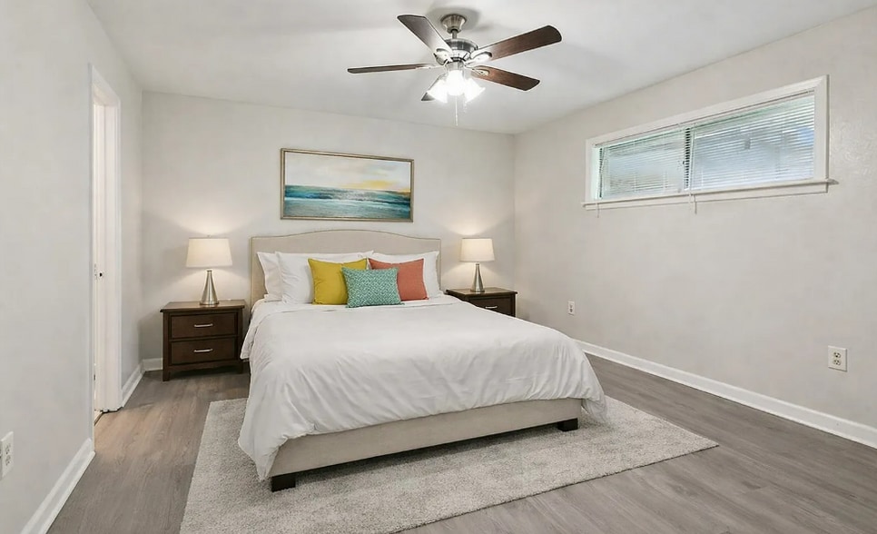 Building Photo - 5933 Dover Pl