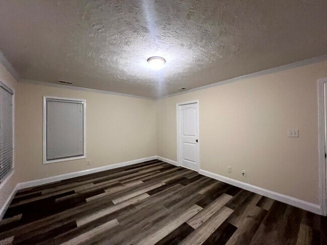 Building Photo - 2458 Market Hill Dr