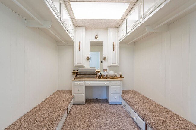 Building Photo - Cozy El Segundo Home Rental!