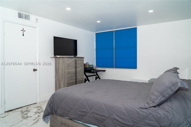 Building Photo - 854 NW 87th Ave