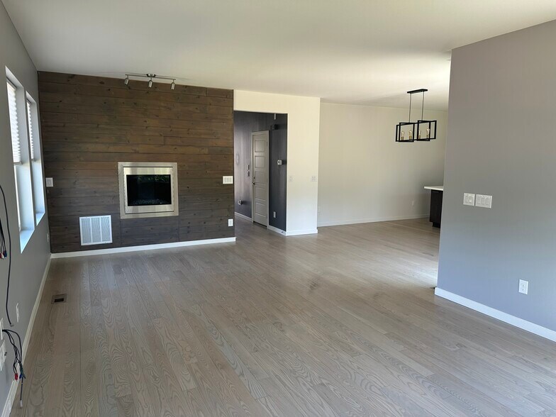 Building Photo - 10837 Truckee Cir