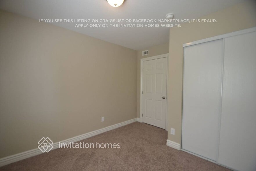 Building Photo - 1355 W 60th St
