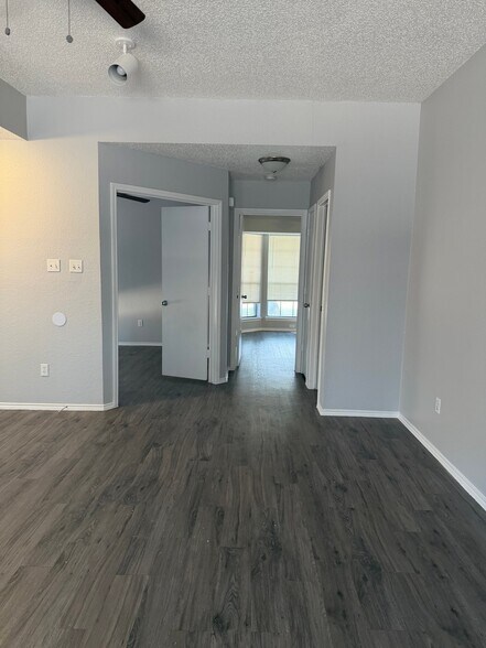 Building Photo - 310 Gregory Ln