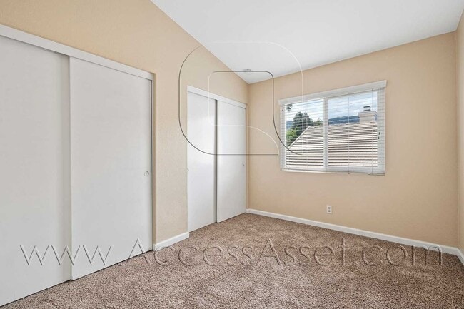 Building Photo - 32440 Beechwood Ln