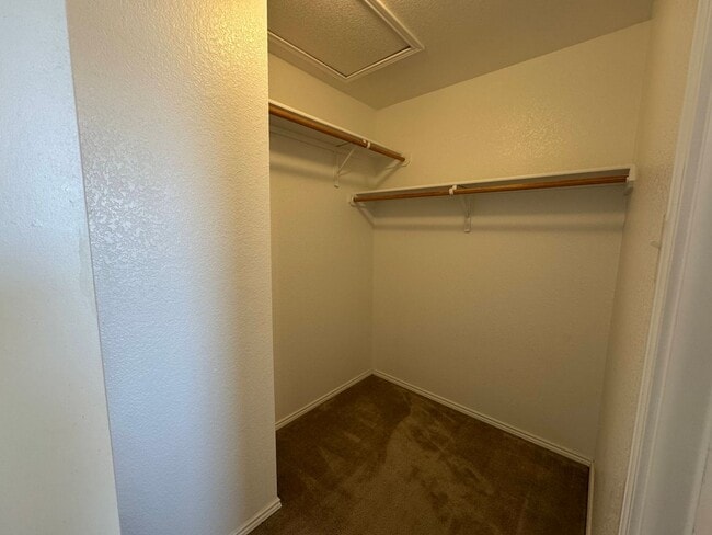 Building Photo - 107 W Gemini Ln