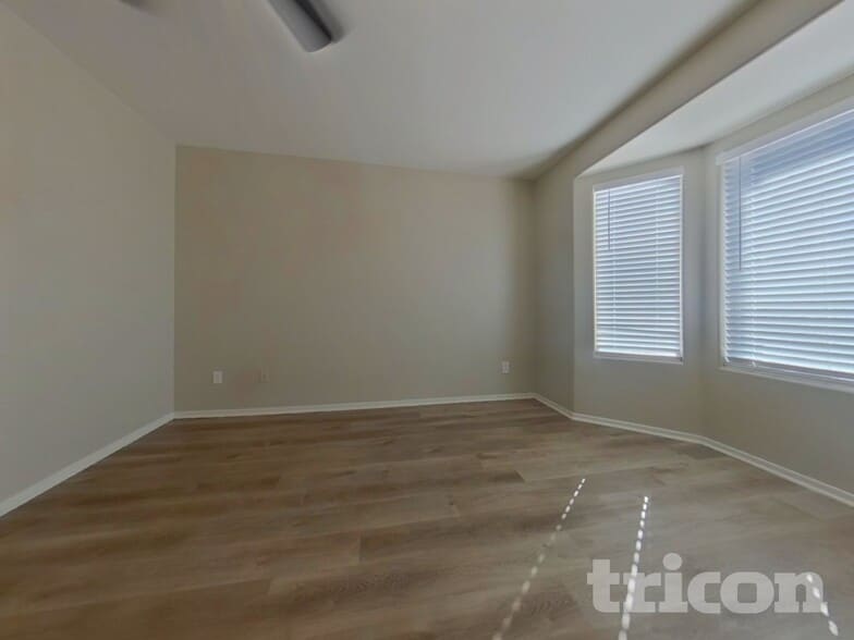 Building Photo - 25841 W Valley View Dr