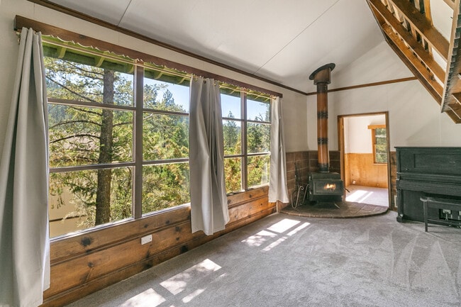 Building Photo - 32780 Deer Lick Dr