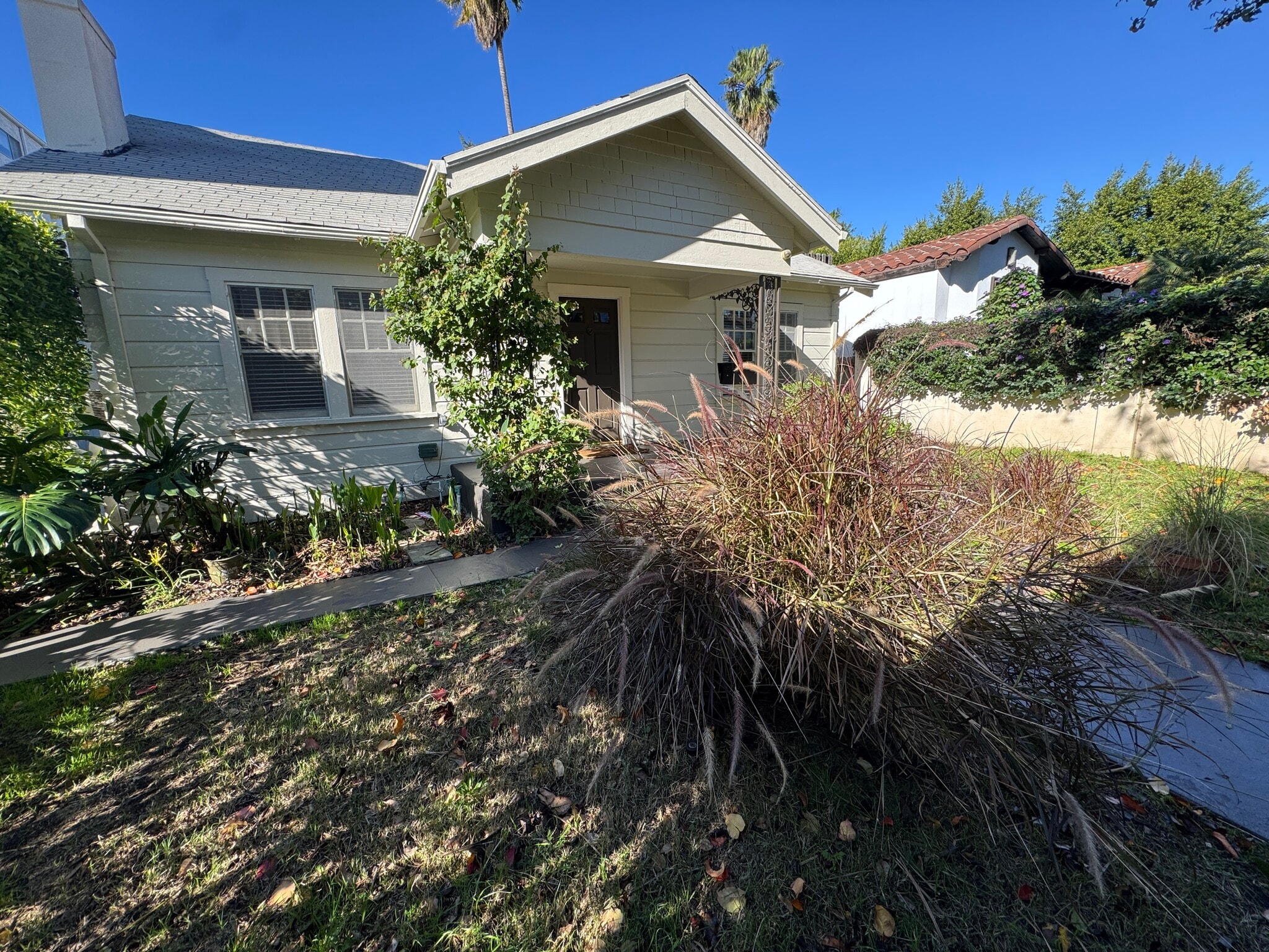 Building Photo - 849 N West Knoll Dr