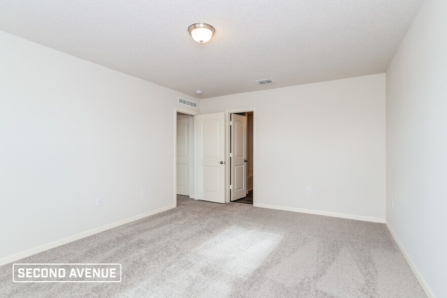 Building Photo - 2179 Rock Dr