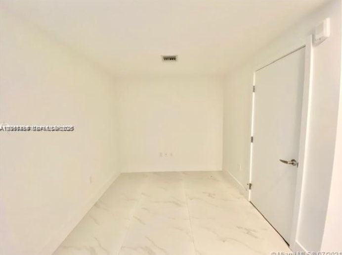 Building Photo - 16385 Biscayne Blvd