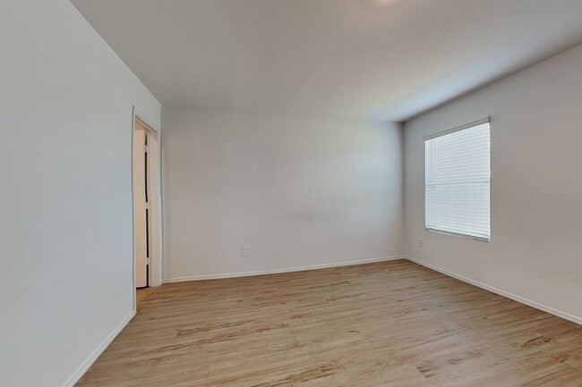 Building Photo - 18811 Charter Elm Dr