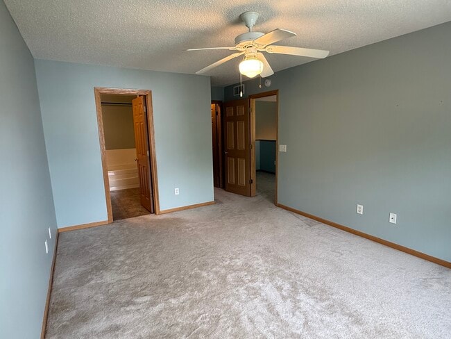 Building Photo - 6787 Pine Crest Trail S