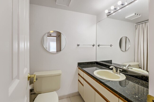 Building Photo - 2BD/2BA Condo in Can't beat Boulder Location!