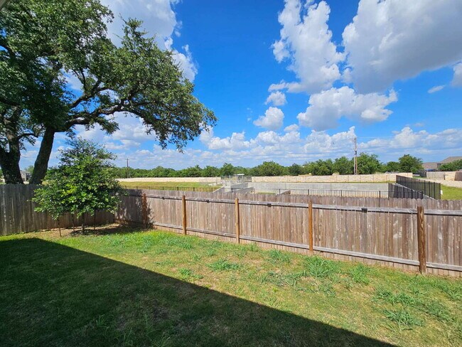 Building Photo - Gorgeous First Time Rental, 4 bed, 3 full bath with flex room which could be used as a 5th bedroo...