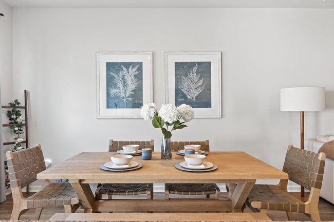 Building Photo - 4686 Wildaire Ln