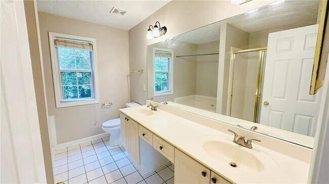Building Photo - 2321 Clipper Ln