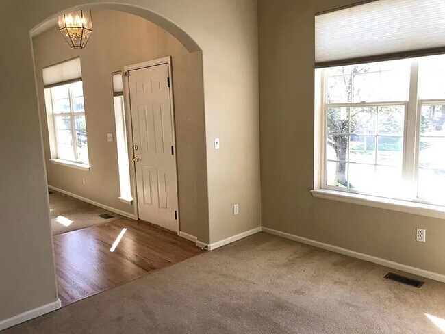 Building Photo - 4285 Nelson Dr