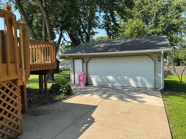 Building Photo - 3 bedroom - Finished basement with bonus room