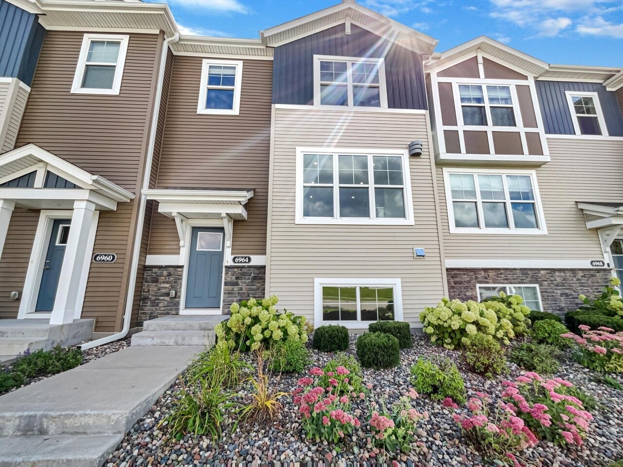 Building Photo - 6964 Huckleberry Dr