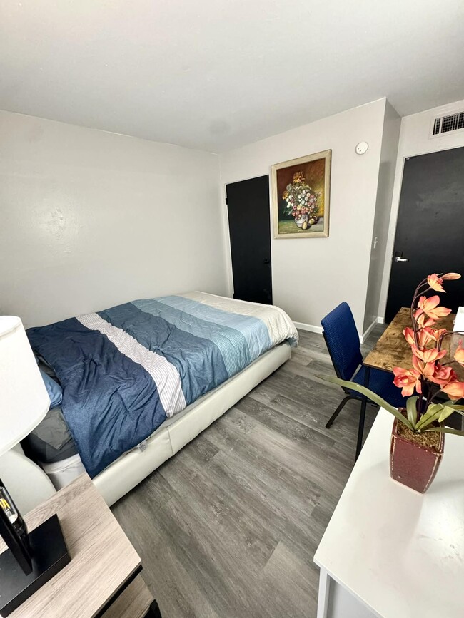 Building Photo - 6864 E Mary Dr