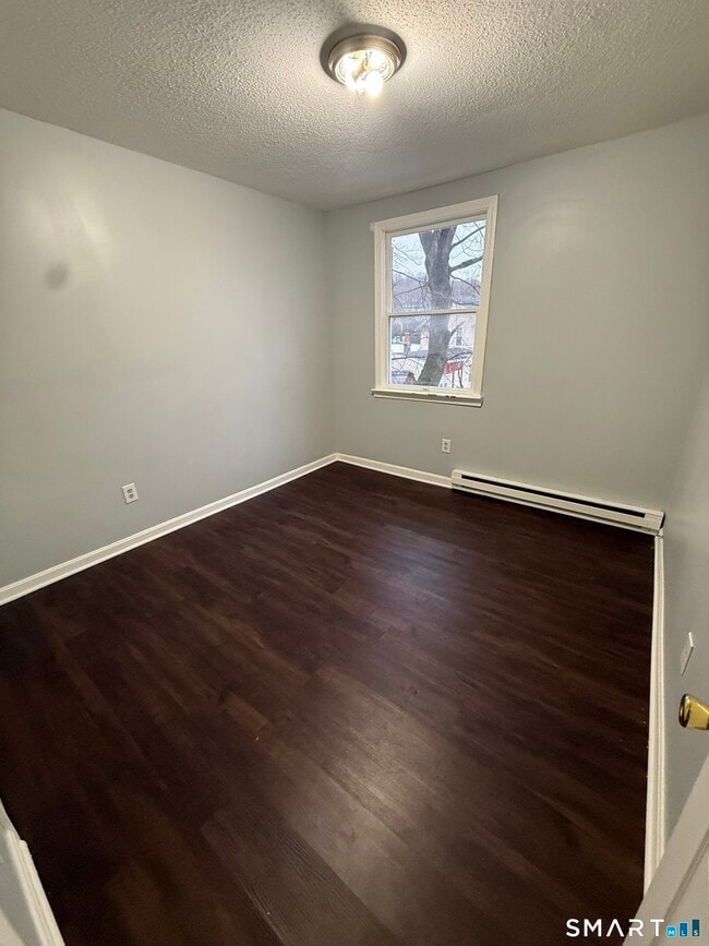 Building Photo - 52 Crown St