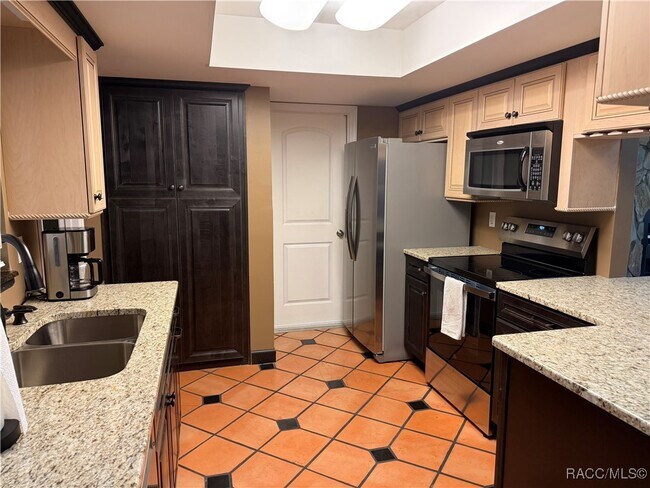 Building Photo - 6792 S Hollyoak Point