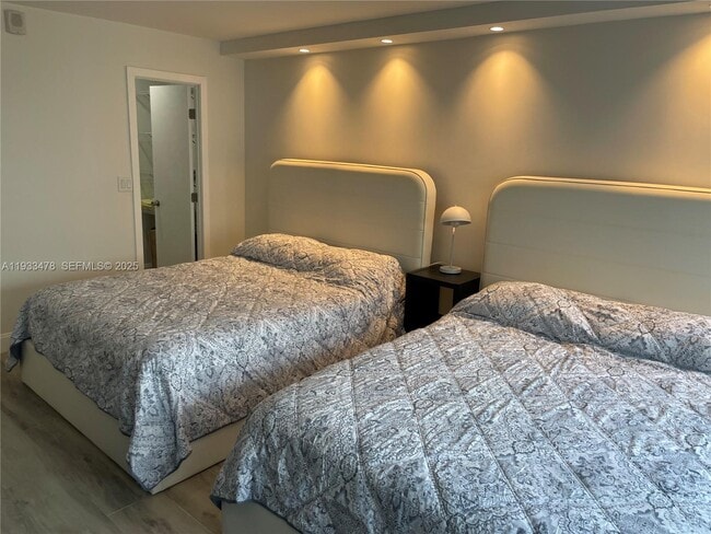 Building Photo - 2030 S Ocean Dr