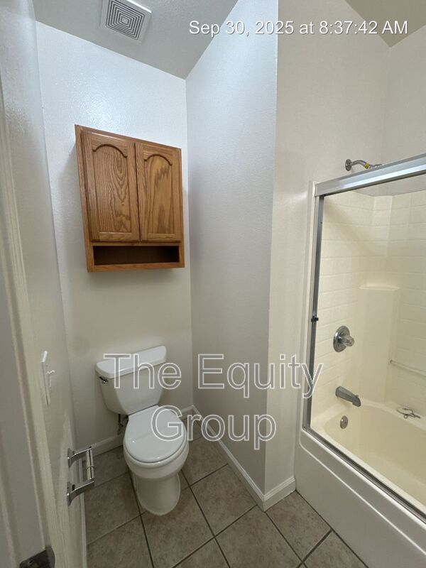 Building Photo - 2918 S Sallee Ct
