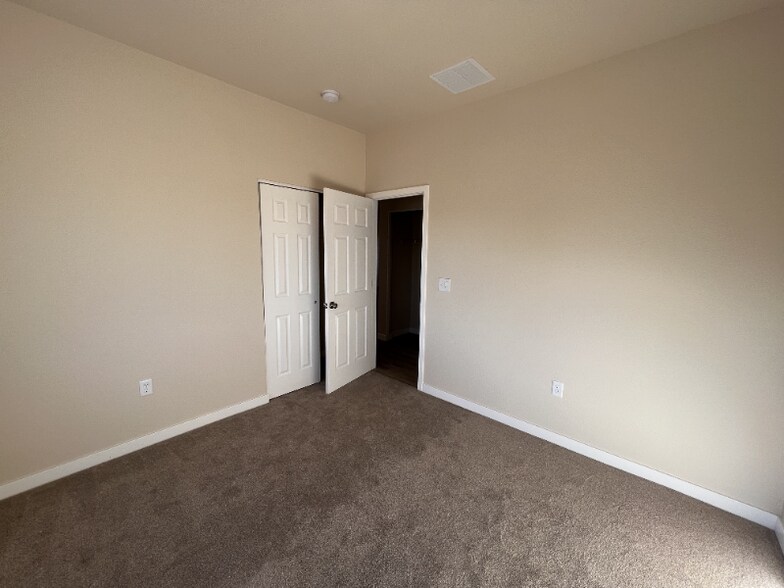 Building Photo - 816-818 S Knox Dr