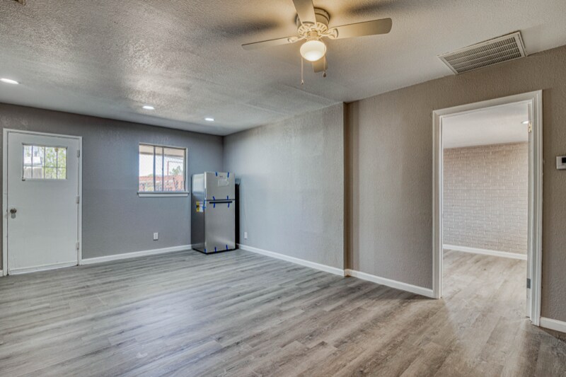 Building Photo - 8709 Lawson St