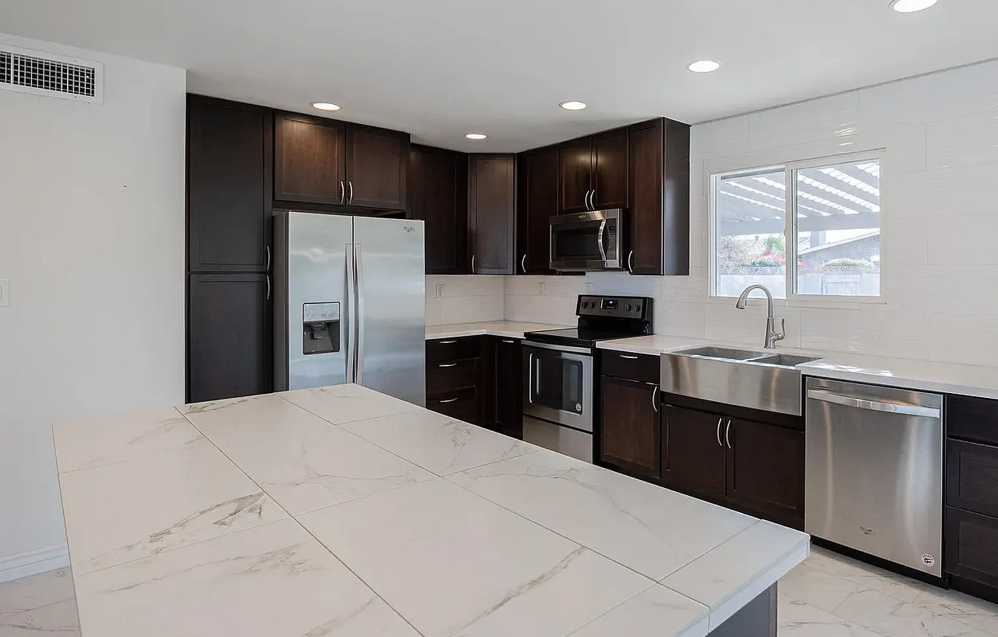Building Photo - 111 E Pebble Beach Dr