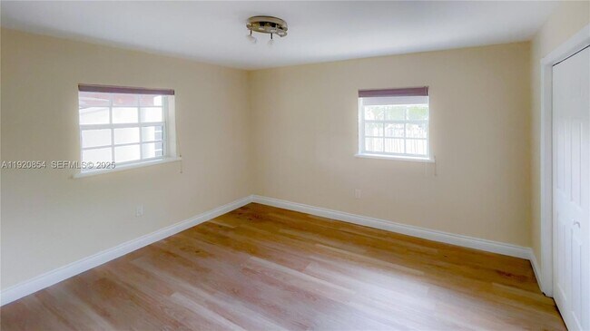 Building Photo - 6384 SW 31st St