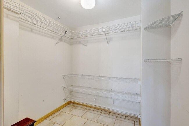 Building Photo - 3901 S Flagler Dr