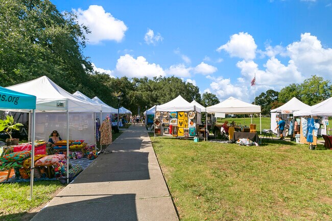 Building Photo - 2231 S Carrollton Ave