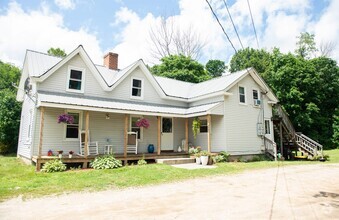 Building Photo - 526 1st NH Turnpike