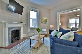 Building Photo - Lyndale Livings