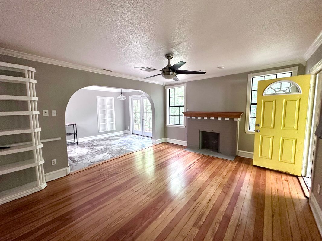 Building Photo - 8619 Groveland Dr