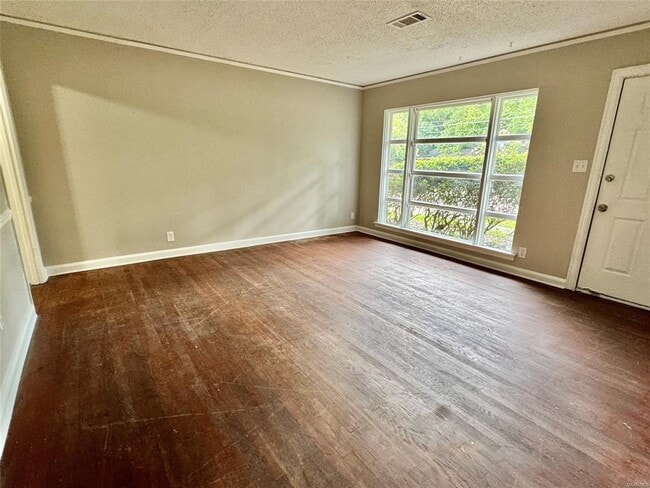 Building Photo - 1078 Lynwood Dr