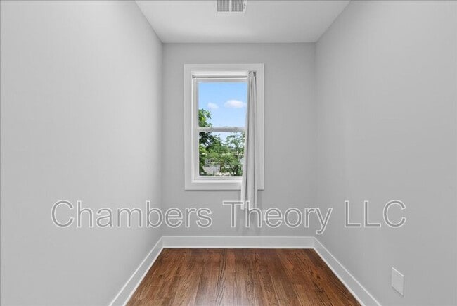 Building Photo - 1273 Oates St NE