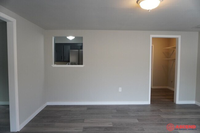 Building Photo - 6201 Hartman Ave