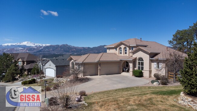 Building Photo - This stunning six-bedroom, three-and-a-hal...