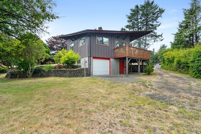 Building Photo - 3612 Seabreeze Ave
