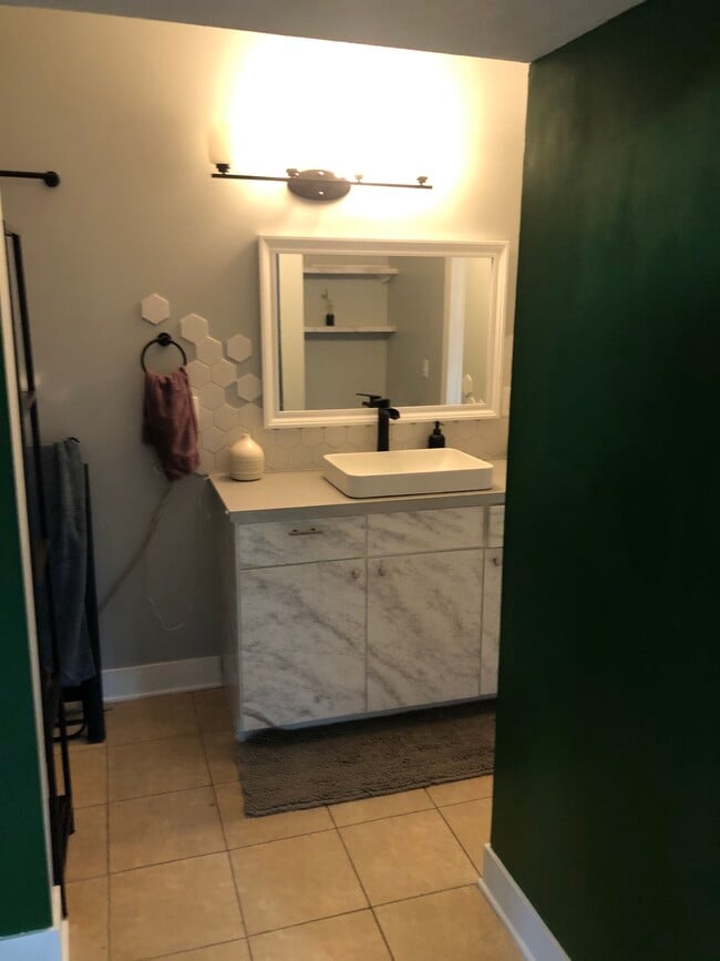 Building Photo - 56 Monroe Center St NW