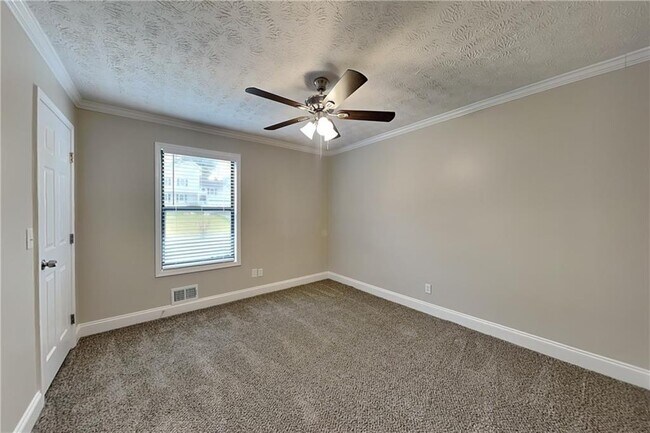 Building Photo - 1105 Tom Ln