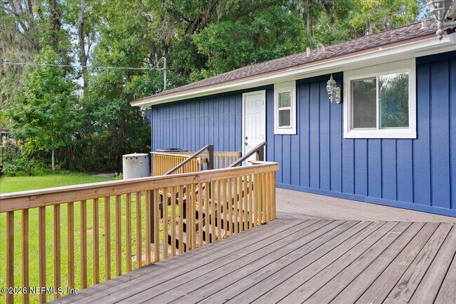 Building Photo - 2421 Dogwood Ln