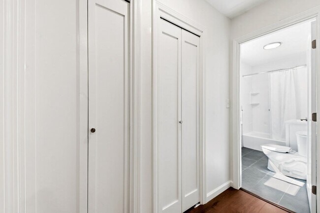 Building Photo - 47 Bayberry Dr